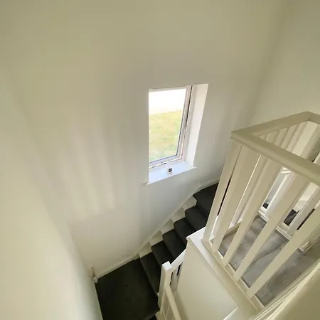 Villa Luxury 3 Bedroom - 25 Minute Direct Train To Dublin *